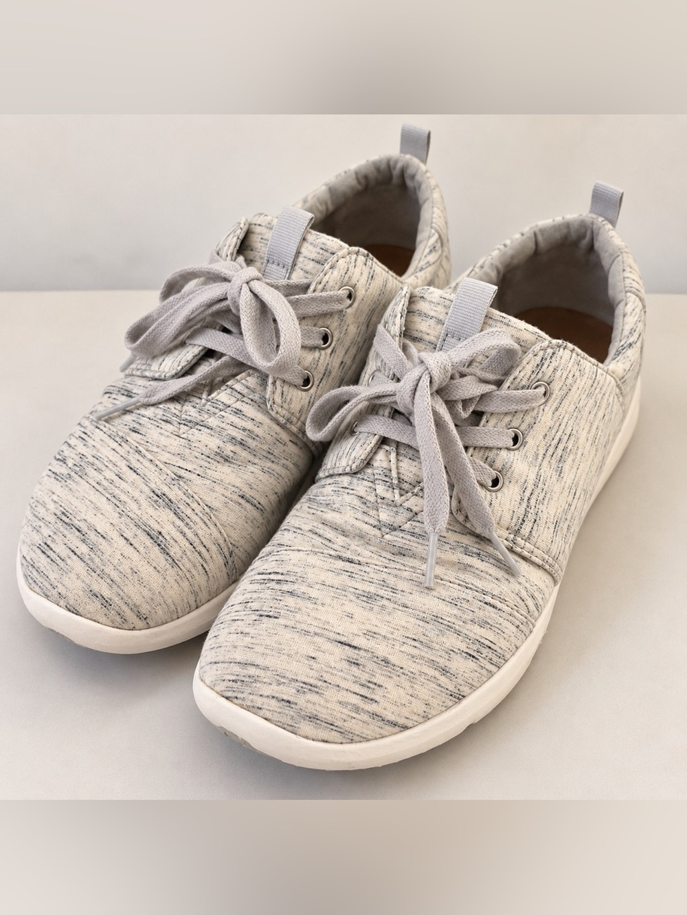 TOMS Women’s Size 9 Gray Knit Slip-On Sneakers Casual Comfort Shoes